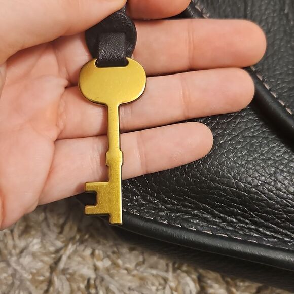 Fossil Heritage Mini Flap Pebbled Leather Crossbody Bag in Black - Picture 2 of 7